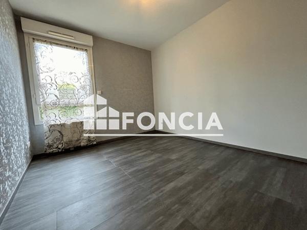 Location Appartement 4 pièces 95 m² - RUE DU ROUVRE Petit Couronne 76650