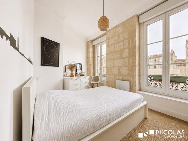Appartement T3 rénové avec cachet – Jardin Public / Chartrons