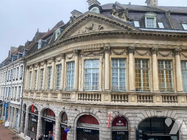 Local commercial situé face au palais de justice