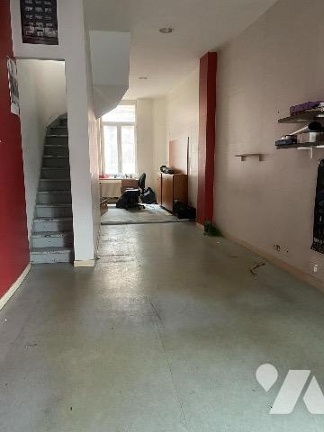 Local commercial situé face au palais de justice