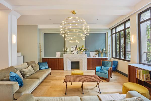 Location - 7ème arrondissement - 5 pièces - 180 m² - Terrasse de 40 m²