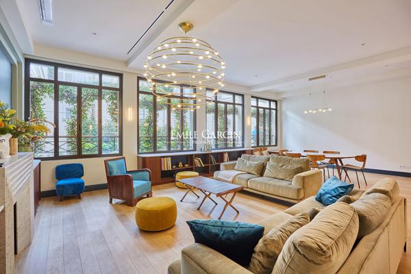 Location - 7ème arrondissement - 5 pièces - 180 m² - Terrasse de 40 m²
