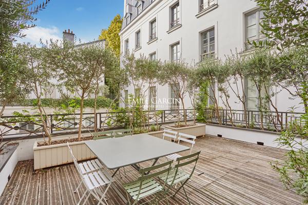 Location - 7ème arrondissement - 5 pièces - 180 m² - Terrasse de 40 m²
