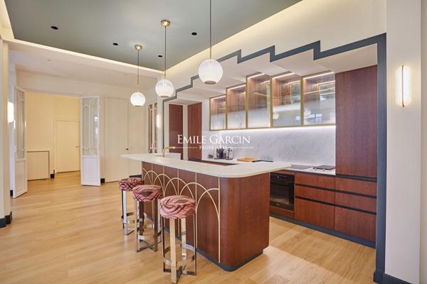 Location - 7ème arrondissement - 5 pièces - 180 m² - Terrasse de 40 m²
