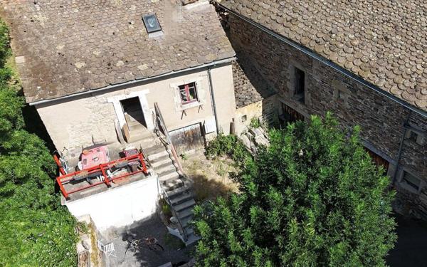 Maison à vendre    2 pièces •  Servières