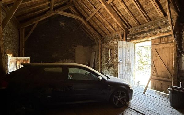 Maison à vendre    2 pièces •  Servières