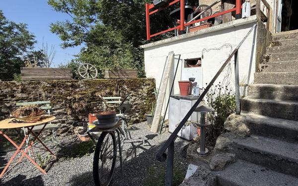 Maison à vendre    2 pièces •  Servières