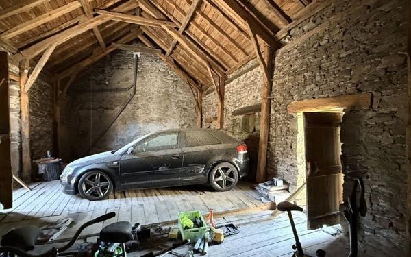 Maison à vendre    2 pièces •  Servières