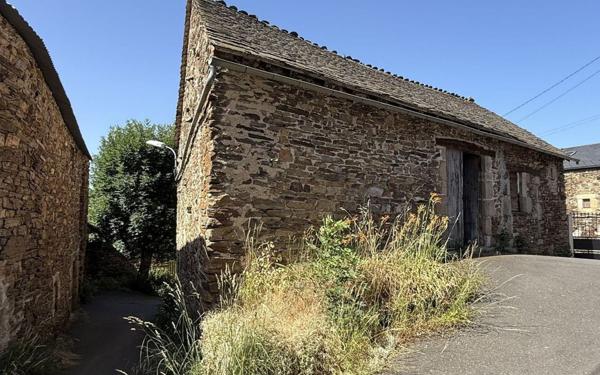 Maison à vendre    2 pièces •  Servières