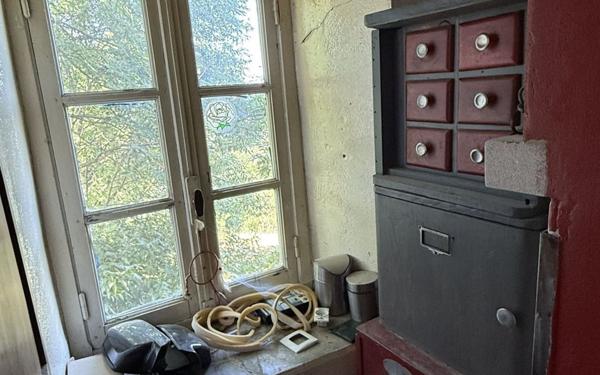 Maison à vendre    2 pièces •  Servières