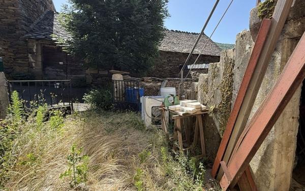 Maison à vendre    2 pièces •  Servières