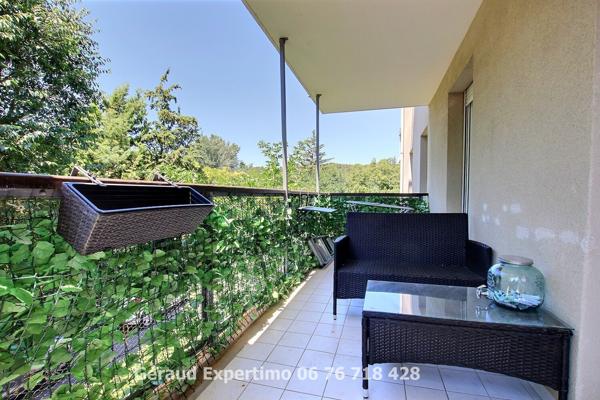 Joli T2 avec terrasse au calme, ascenseur.