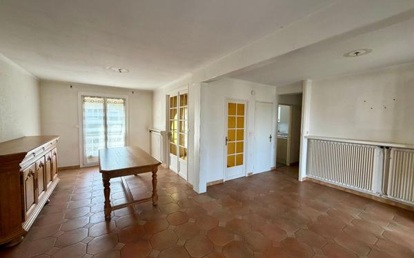 Maison à vendre    3 pièces • 108 m2 Saint-Quentin
