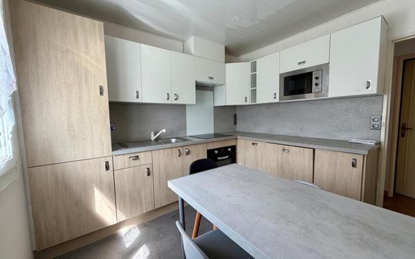 Maison à vendre    3 pièces • 108 m2 Saint-Quentin