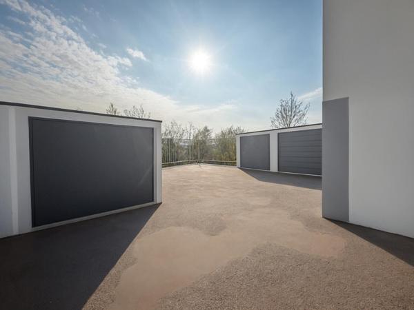 Dernier Etage 2 pièces 50 m2 Situation Rare Calme et Vues