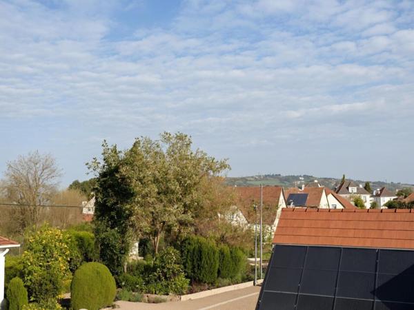 Dernier Etage 2 pièces 50 m2 Situation Rare Calme et Vues
