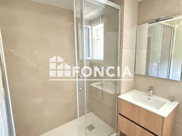 Location Appartement 4 pièces 62.8 m² - 84 RUE D'ALEP Toulon 83200