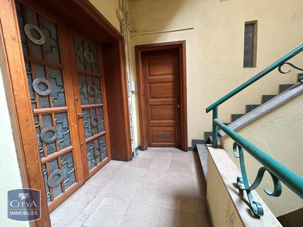 Local professionnel à louer 66.16m²