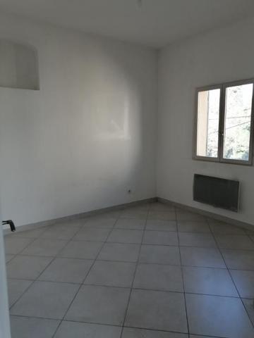 À louer, appartement d'une surface habitable de 80 m², 4 pièces à CARPENTRAS (84200).