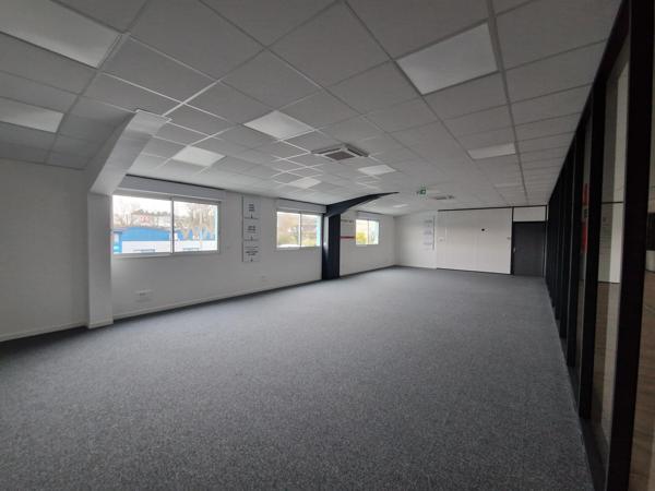 Bureaux 1200m² – Beaucouze