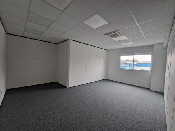 Bureaux 1200m² – Beaucouze