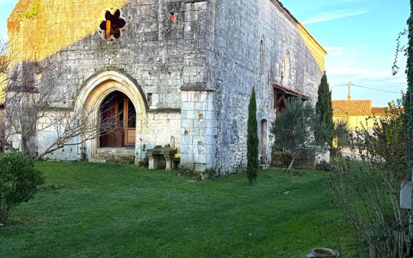 Maison à vendre    9 pièces •  Thénac