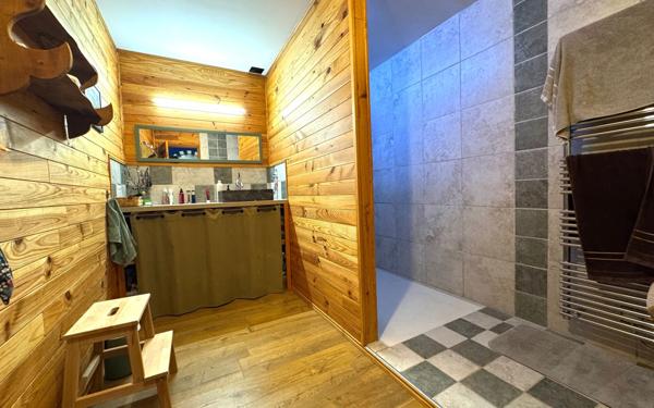 Maison à vendre    9 pièces •  Thénac