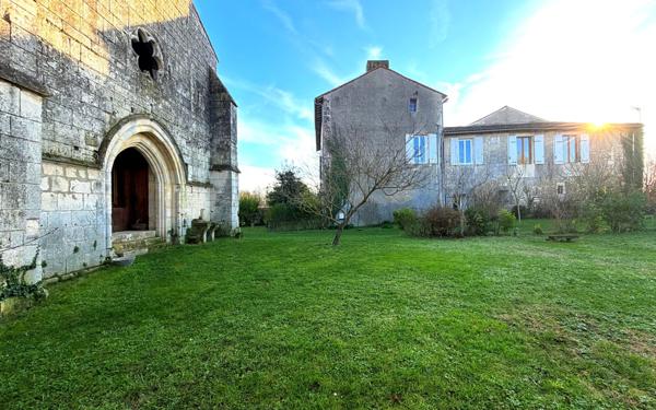 Maison à vendre    9 pièces •  Thénac