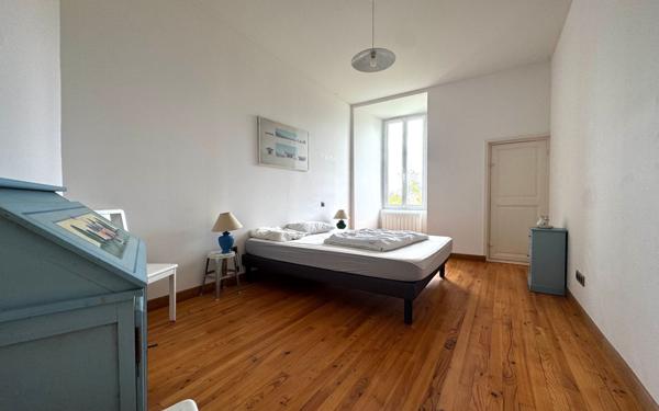 Maison à vendre    9 pièces •  Thénac