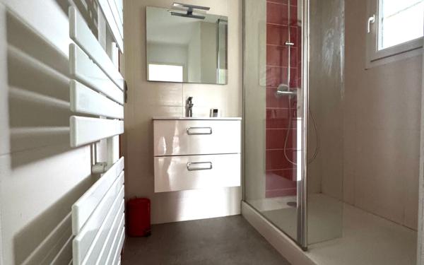 Maison à vendre    9 pièces •  Thénac