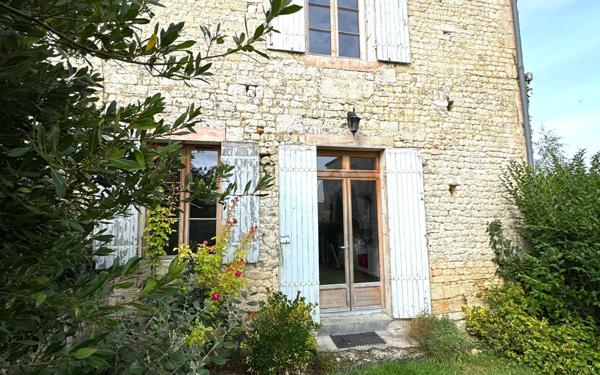 Maison à vendre    9 pièces •  Thénac