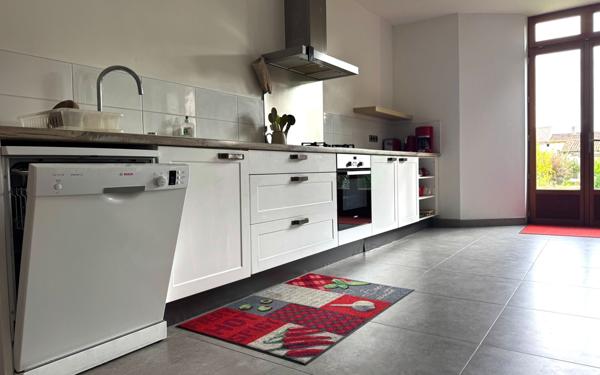 Maison à vendre    9 pièces •  Thénac