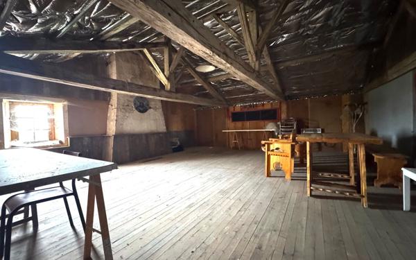 Maison à vendre    9 pièces •  Thénac