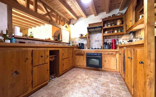 Maison à vendre    9 pièces •  Thénac