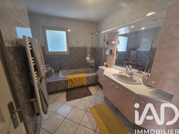 Maison à vendre 7 pièces 216,34 m² Annonay