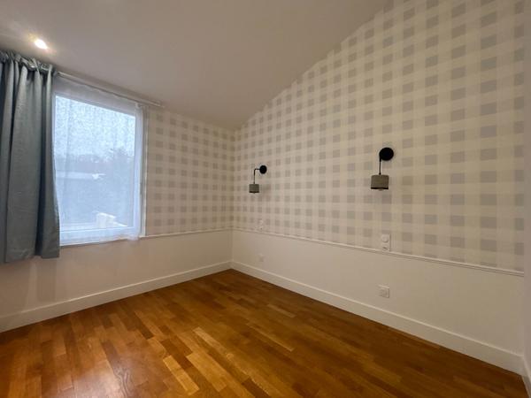 Maison de ville entièrement rénovée - Laval 6 pièce(s) - 103.81 m2 avec terrasse et jardin