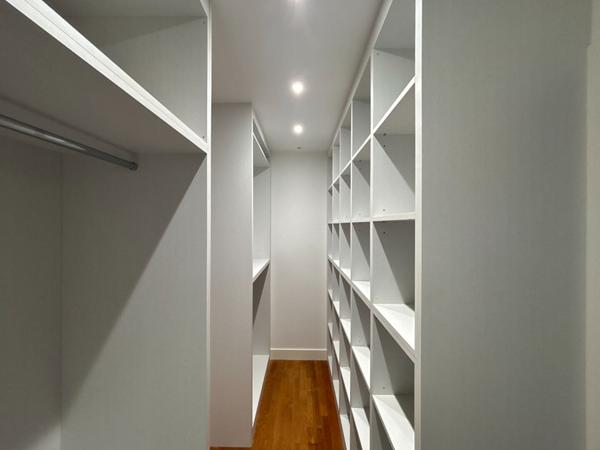 Maison de ville entièrement rénovée - Laval 6 pièce(s) - 103.81 m2 avec terrasse et jardin