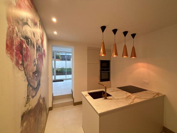 Maison de ville entièrement rénovée - Laval 6 pièce(s) - 103.81 m2 avec terrasse et jardin