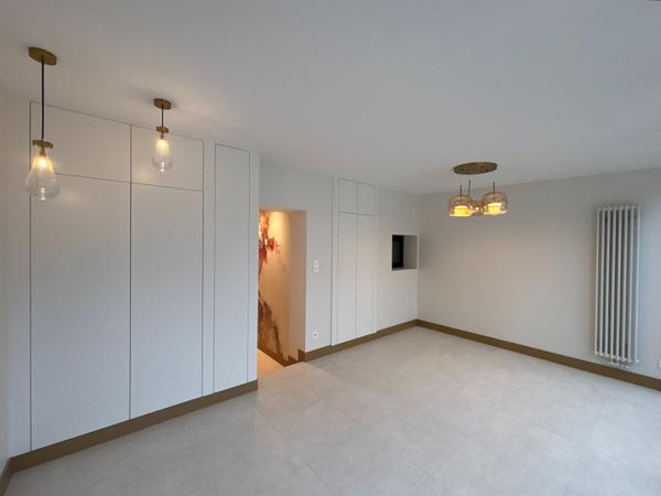 Maison de ville entièrement rénovée - Laval 6 pièce(s) - 103.81 m2 avec terrasse et jardin