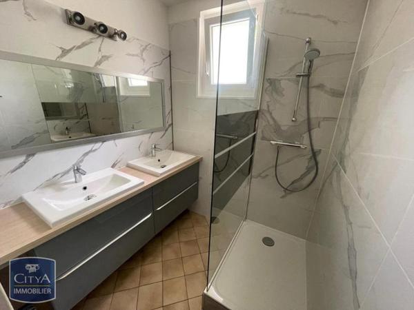 Appartement à louer 3 pièces 61.54m² Dijon (21000)