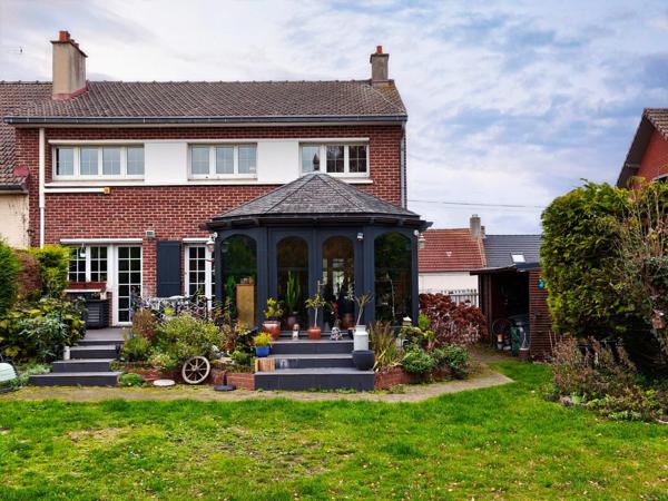 Maison familiale avec 4 chambres et véranda