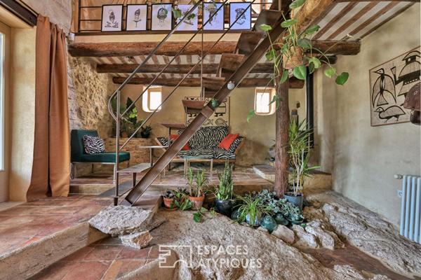 Ancienne ferme viticole revisitée avec atelier d’artiste et piscine