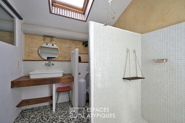 Ancienne ferme viticole revisitée avec atelier d’artiste et piscine