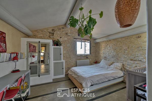 Ancienne ferme viticole revisitée avec atelier d’artiste et piscine