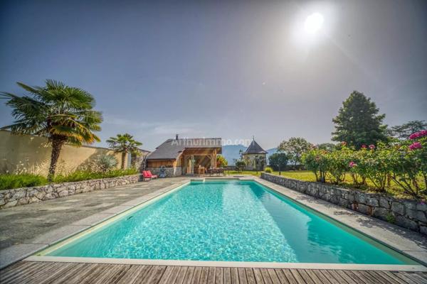 Vente Propriété 20 pièces 487 m2 à Chambéry