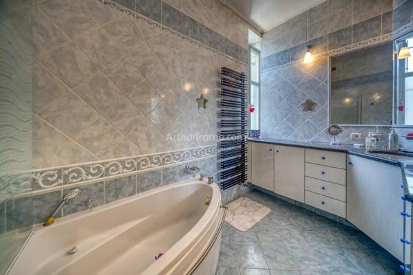 Vente Propriété 20 pièces 487 m2 à Chambéry