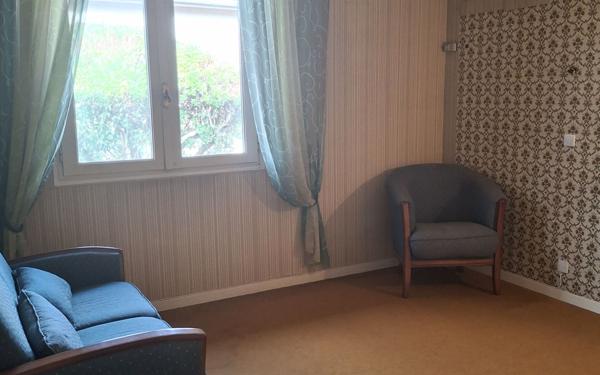 Maison à vendre    5 pièces •  Aussillon