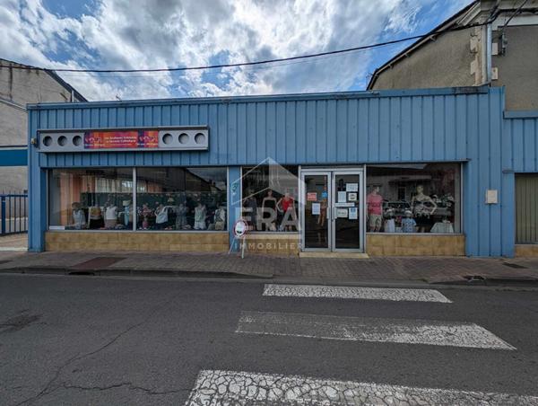 Maison et local commercial à Montpon-Ménestérol 8 pièces