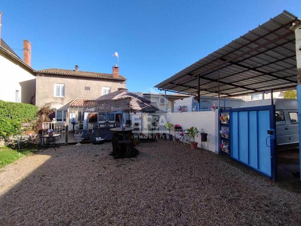 Maison et local commercial à Montpon-Ménestérol 8 pièces