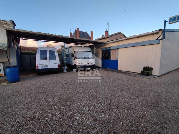 Maison et local commercial à Montpon-Ménestérol 8 pièces